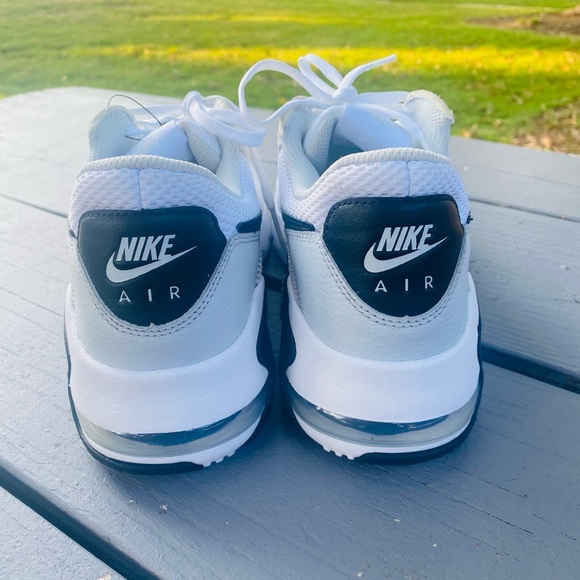 Nike Air Max Excee Low White Black
Grey Men's Shoes Sz 10 - Picture 10 of 14